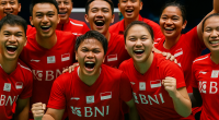 Tim bulu tangkis Indonesia rayakan kemenangan semifinal Sudirman Cup 2025