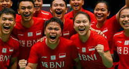 Tim bulu tangkis Indonesia rayakan kemenangan semifinal Sudirman Cup 2025